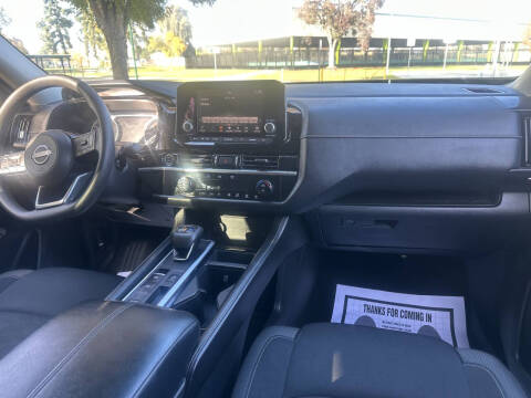 2022 Nissan Pathfinder S