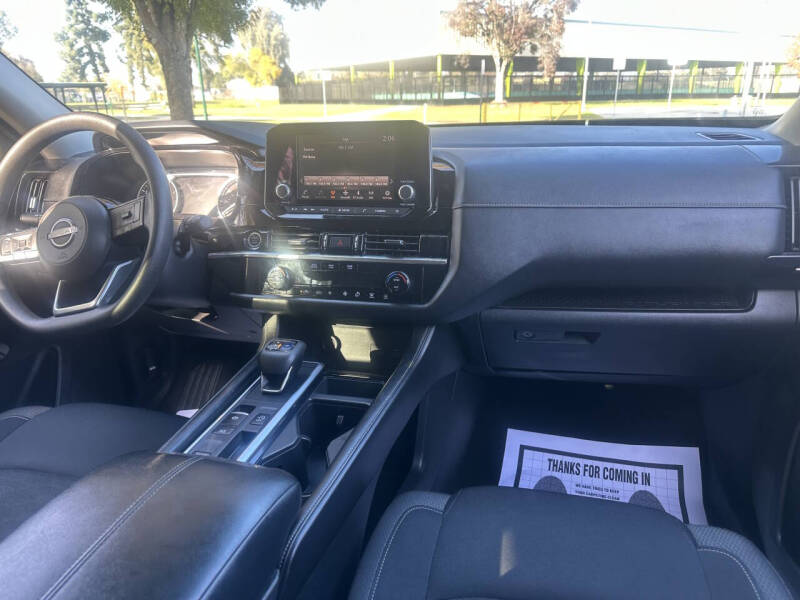 2022 Nissan Pathfinder S