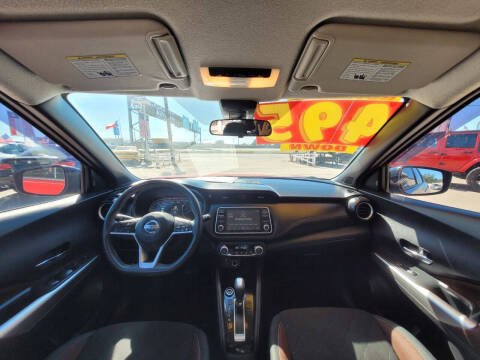 2020 Nissan Kicks SR