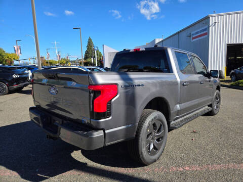 2025 Ford F-150 Lightning Flash