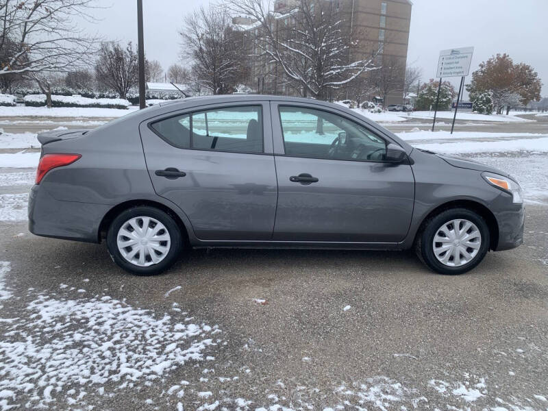 2019 Nissan Versa S Plus