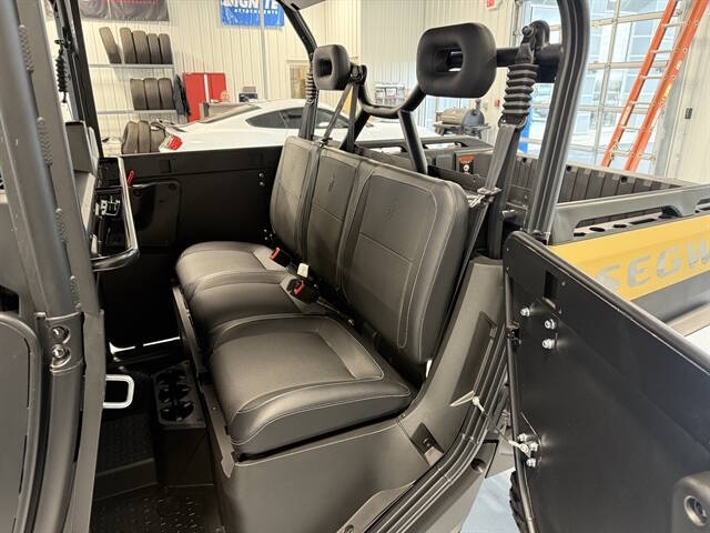 2025 Segway UT10 CREW