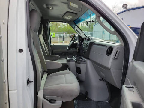 2017 Ford E-Series E-450 SD