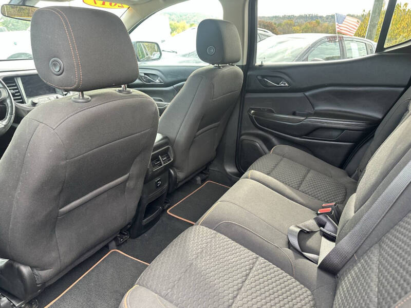 2017 GMC Acadia SLE-2