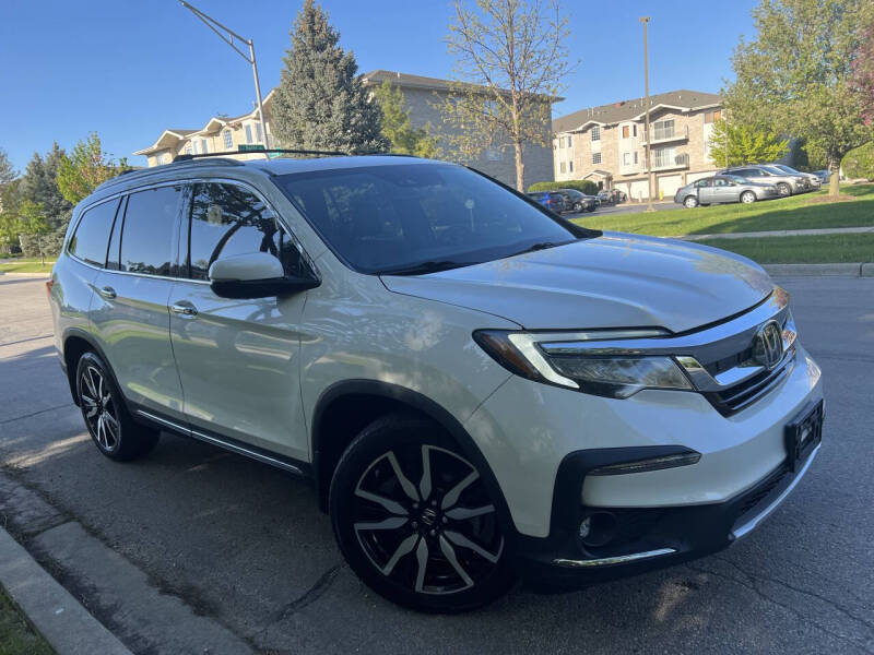 2019 Honda Pilot Elite's photo