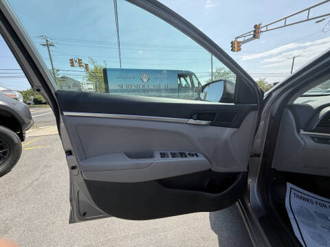 2020 Hyundai Elantra SE