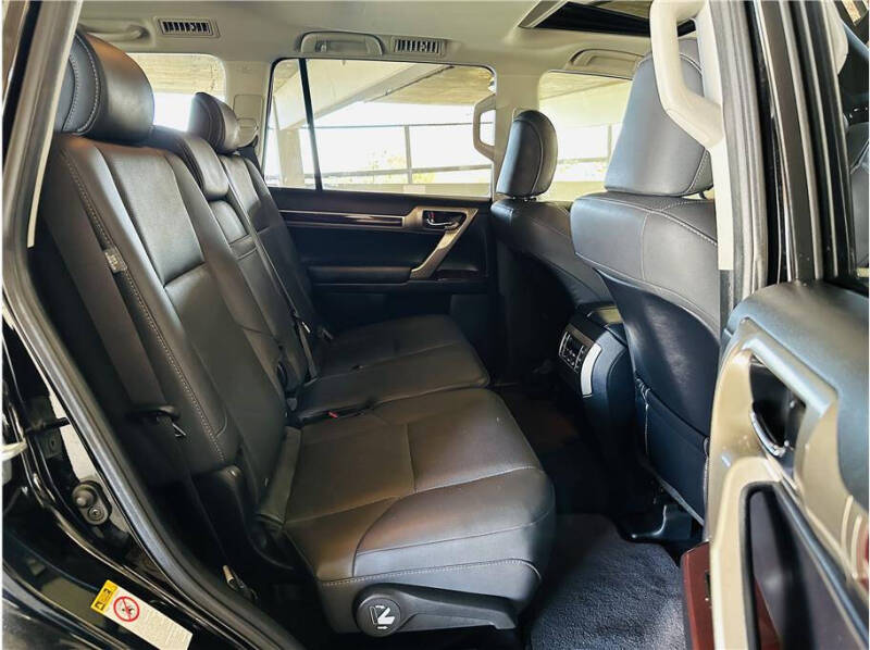 2019 Lexus GX PREMIUM photo 26