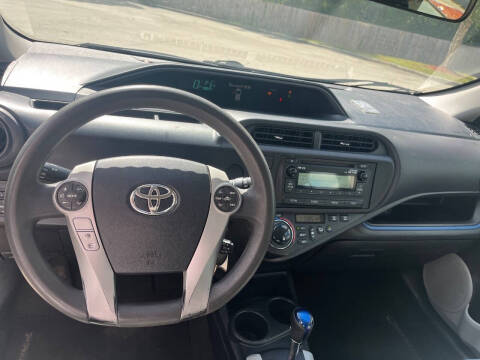 2013 Toyota Prius c Two