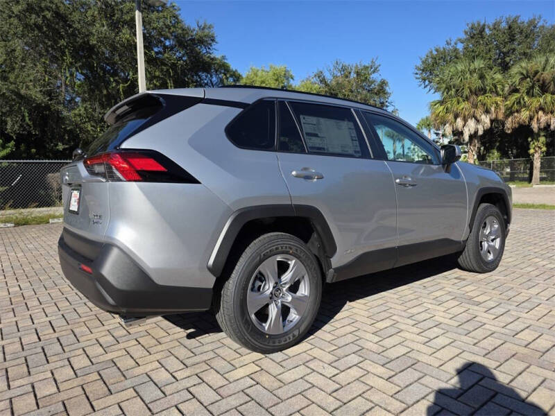 2025 Toyota RAV4 Hybrid XLE