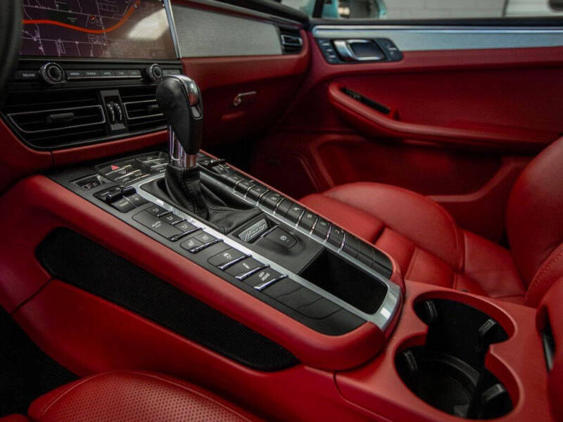 2021 Porsche Macan Turbo