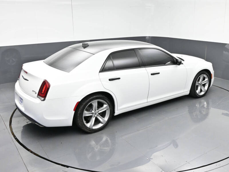 2019 Chrysler 300 S