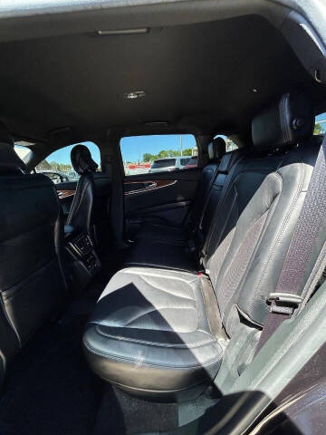 2019 Lincoln Nautilus Select