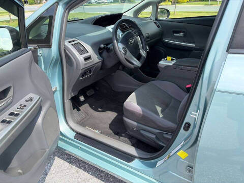 2014 Toyota Prius v Three