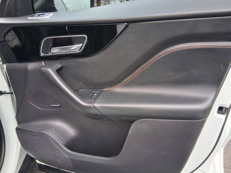 2019 Jaguar F-PACE 30t Prestige