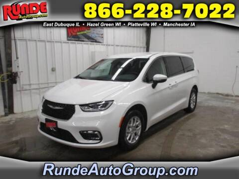 2023 Chrysler Pacifica for sale at Runde PreDriven in Hazel Green WI