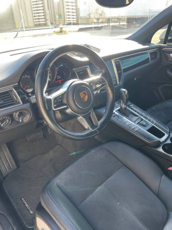 2017 Porsche Macan