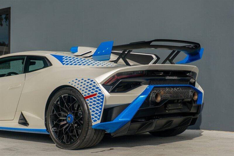 2022 Lamborghini Huracan STO
