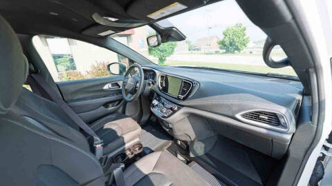 2023 Chrysler Pacifica Touring