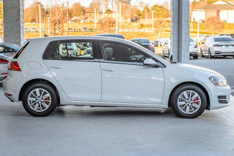 2016 Volkswagen Golf TSI S