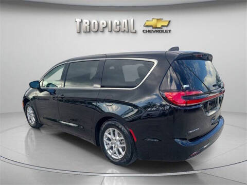 2024 Chrysler Pacifica Touring L