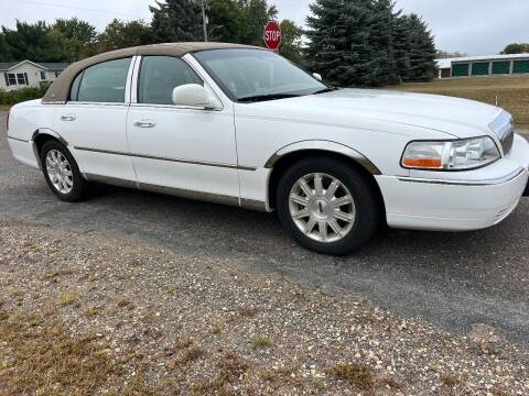 2009 Lincoln Town Car for sale at WHEELS & DEALS in Clayton WI