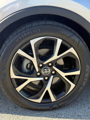 2018 Toyota C-HR XLE Premium