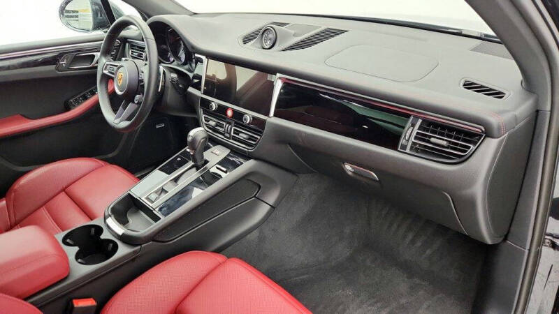 2023 Porsche Macan S