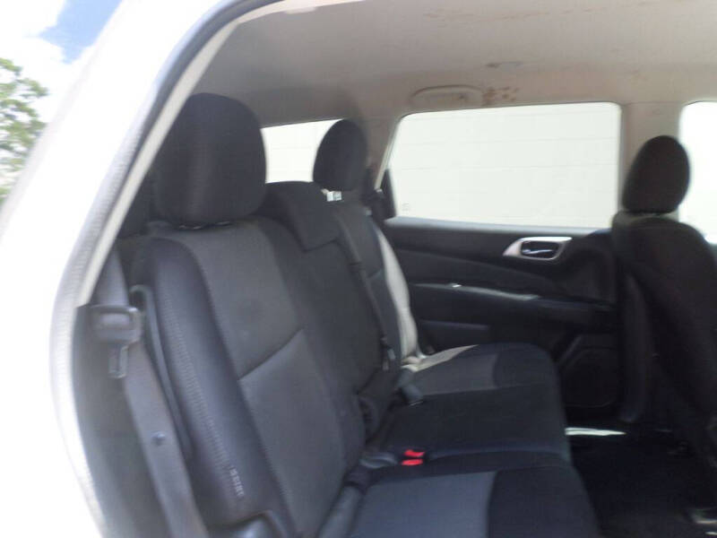 2019 Nissan Pathfinder S