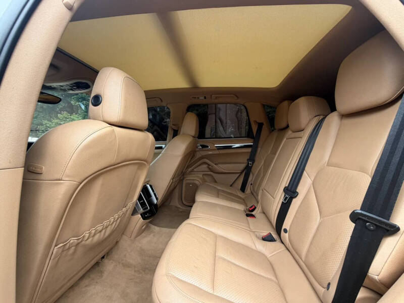 2012 Porsche Cayenne S Hybrid
