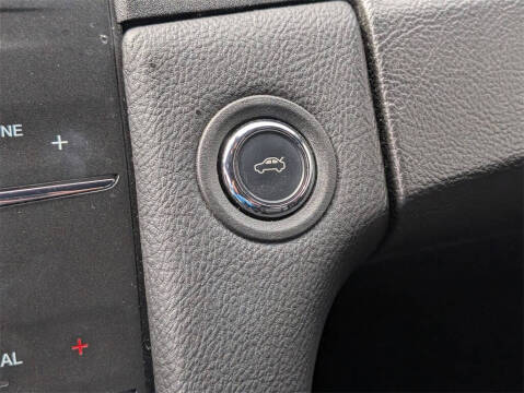 2017 Ford Taurus SEL