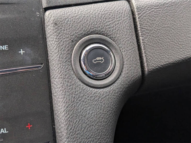 2017 Ford Taurus SEL