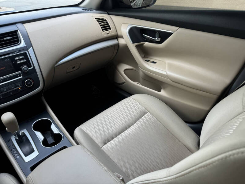 2017 Nissan Altima 2.5 SR
