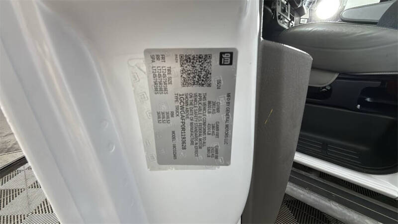 2024 Chevrolet Express 2500