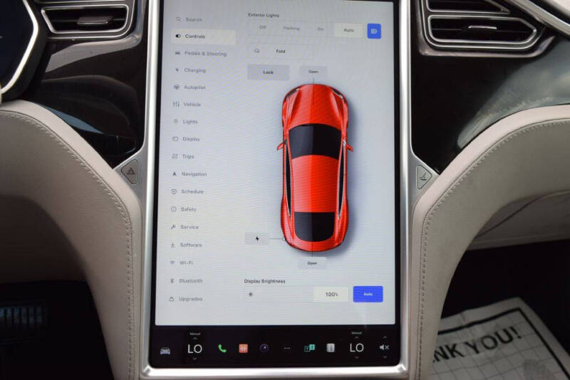 2015 Tesla Model S 85D photo 30