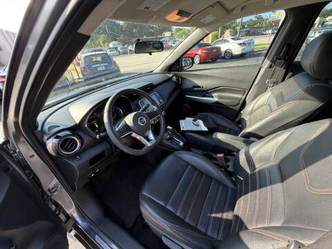 2019 Nissan Kicks SR
