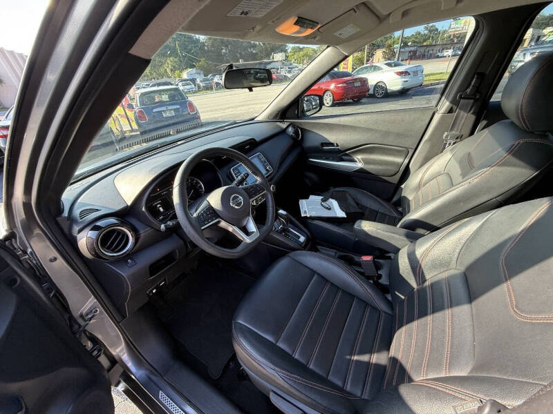 2019 Nissan Kicks SR