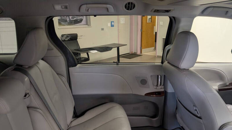 2012 Toyota Sienna