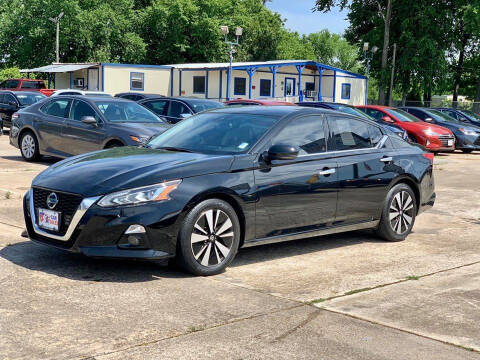 2019 Nissan Altima for sale at USA Car Sales in Houston TX
