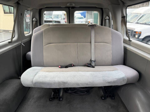 2011 Ford E-Series E-350 SD XLT