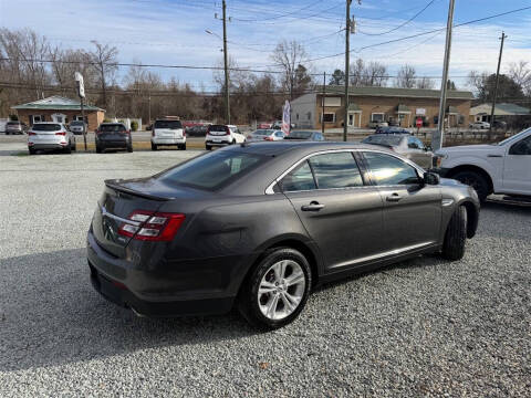 2017 Ford Taurus SEL