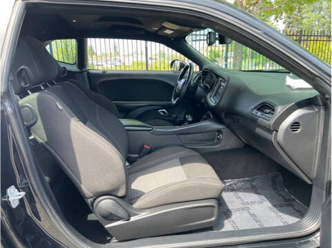 2021 Dodge Challenger SXT