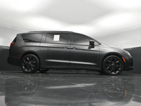 2019 Chrysler Pacifica Touring L Plus
