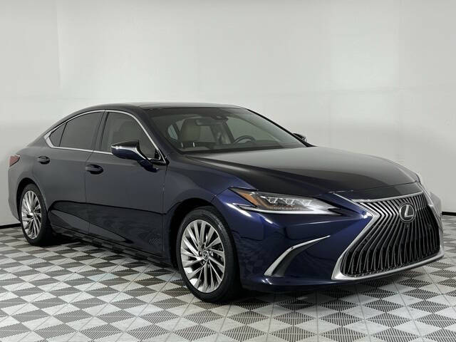 2021 Lexus ES 350 Ultra Luxury's photo
