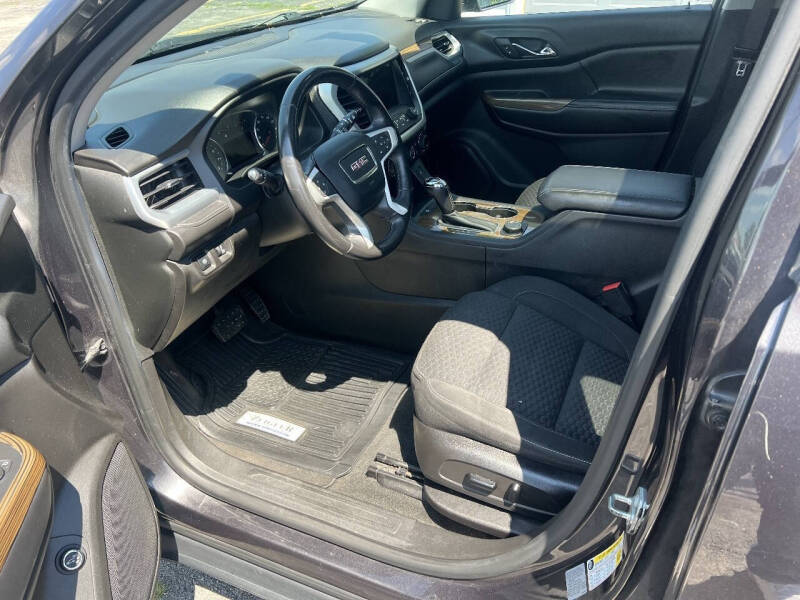 2017 GMC Acadia SLE-2