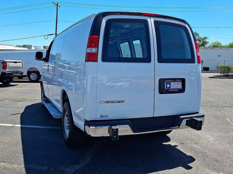 2024 Chevrolet Express 2500