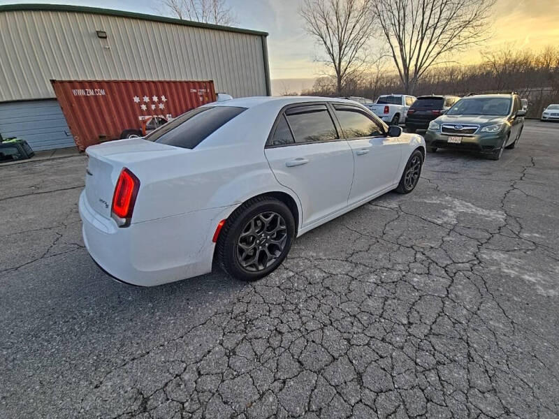 2018 Chrysler 300 S