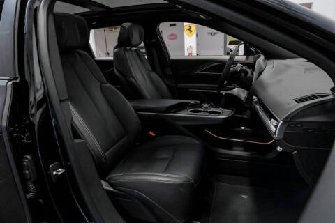 2024 Cadillac LYRIQ Luxury 2