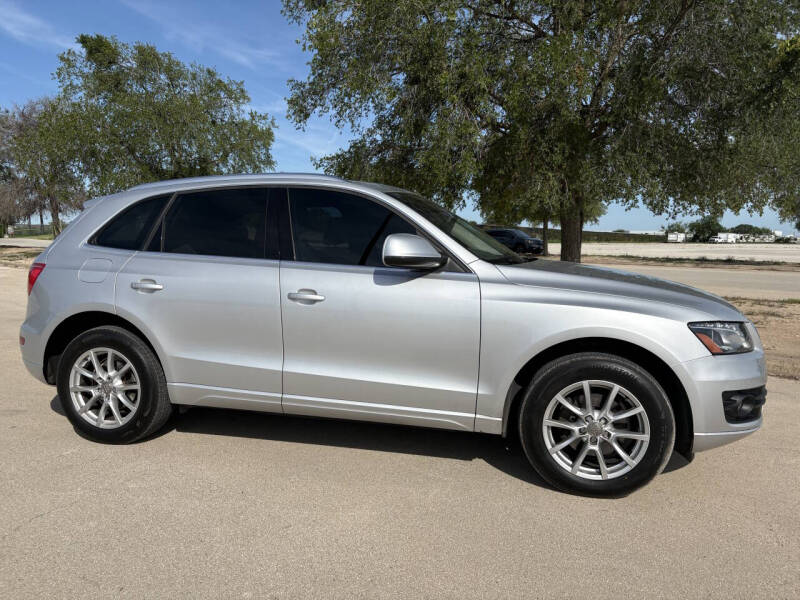 2011 Audi Q5 2.0T quattro Premium Plus