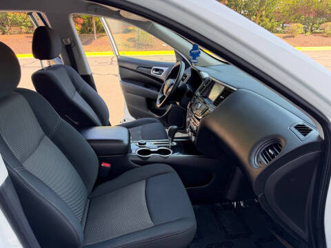2019 Nissan Pathfinder S