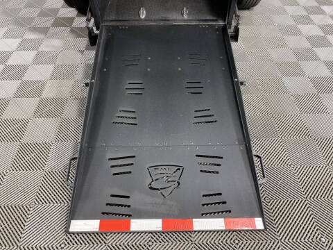 2025 Chrysler Voyager LX